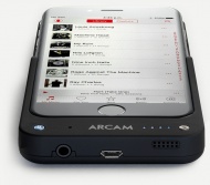 Sluchátkový zesilovač a doplňková baterie pro telefon iPhone - ARCAM musicBOOST - DAC